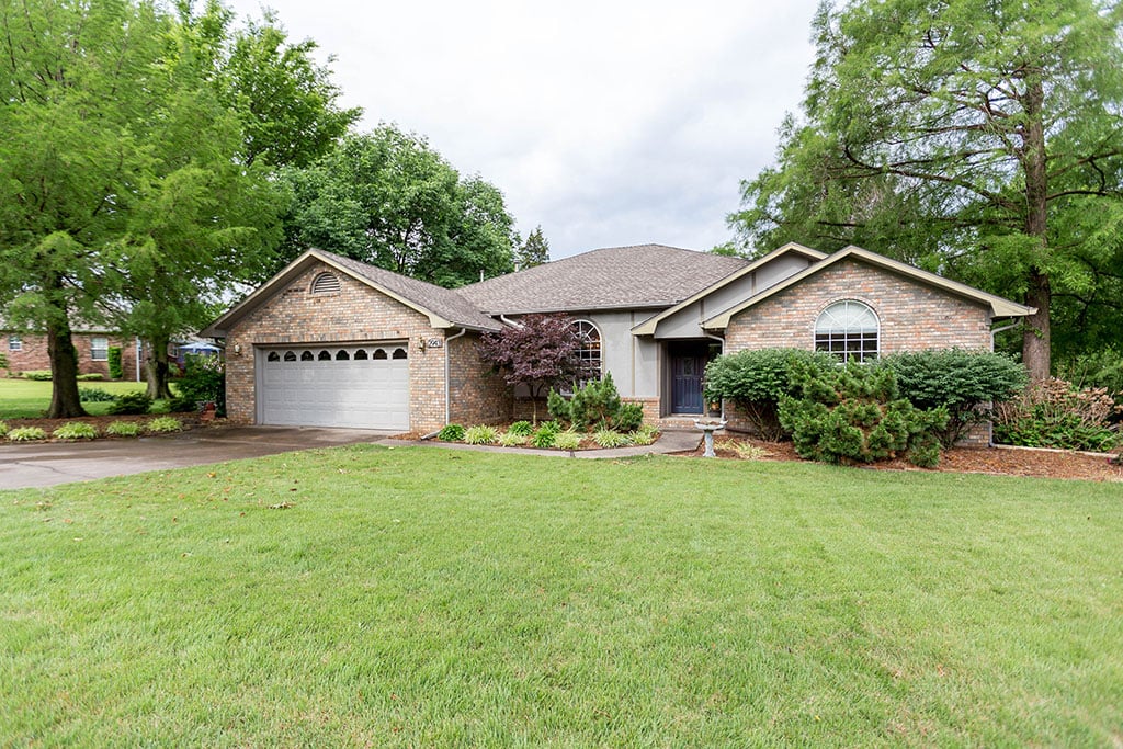 2943 S Country Club Dr, Fayetteville, AR