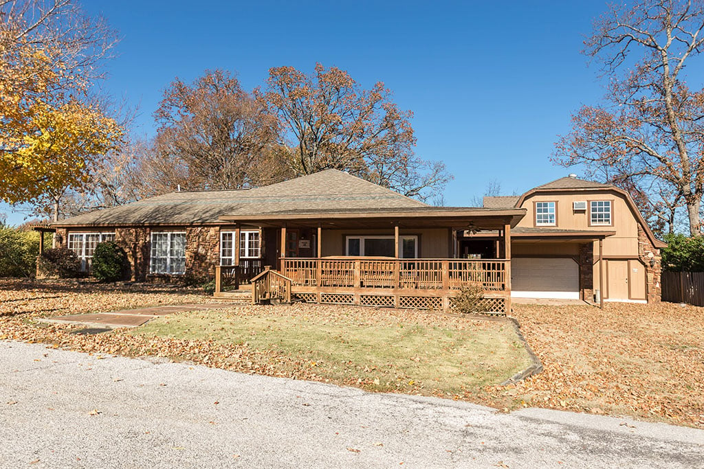 16602 Willow Dr, Rogers, AR 72756